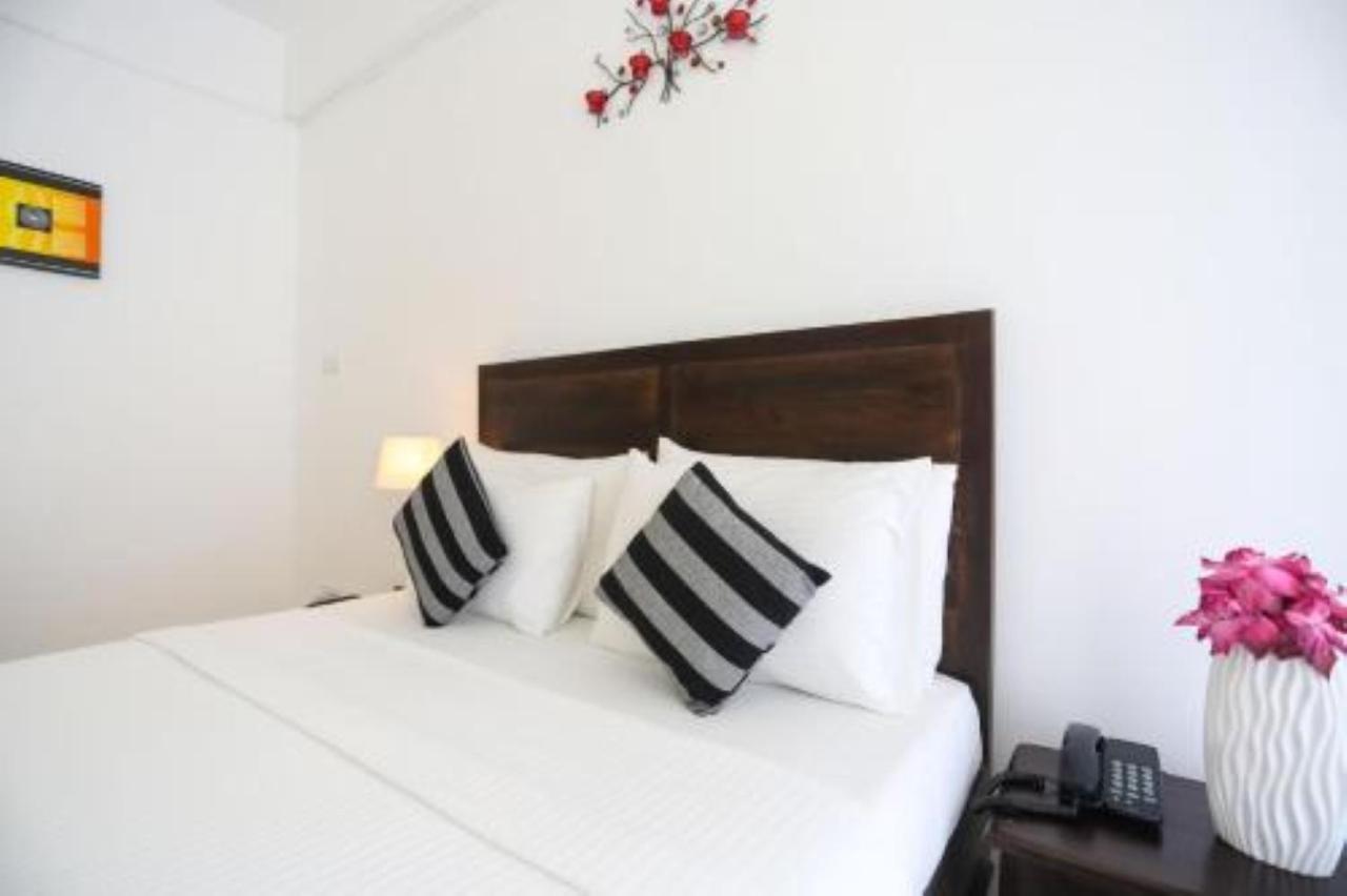 Dazzle Bay By Twenty Two Hotel Weligama Exterior photo