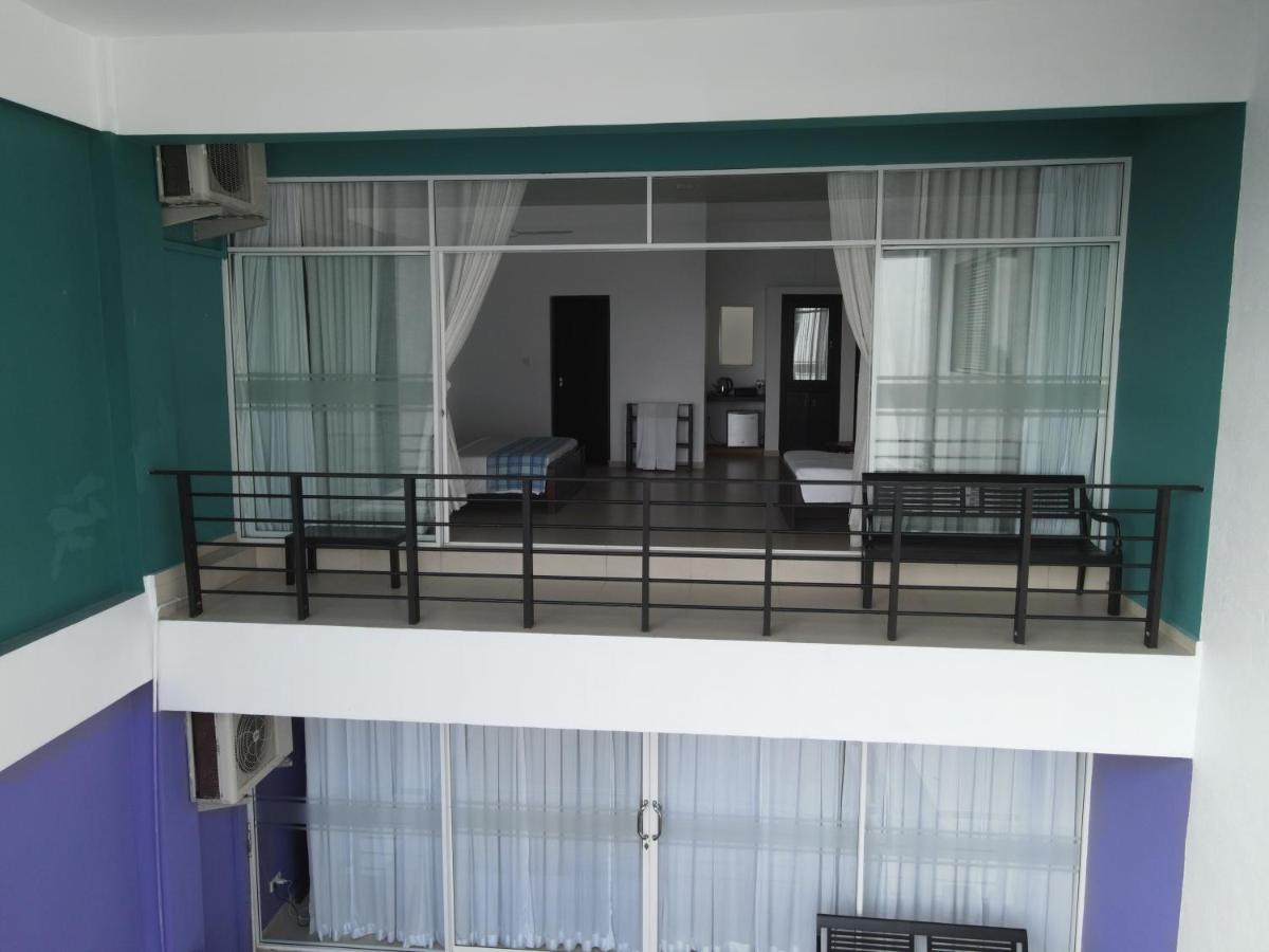 Dazzle Bay By Twenty Two Hotel Weligama Exterior photo