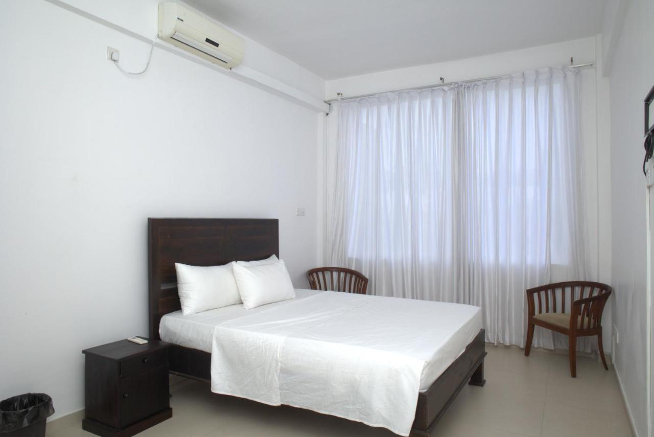 Dazzle Bay By Twenty Two Hotel Weligama Exterior photo