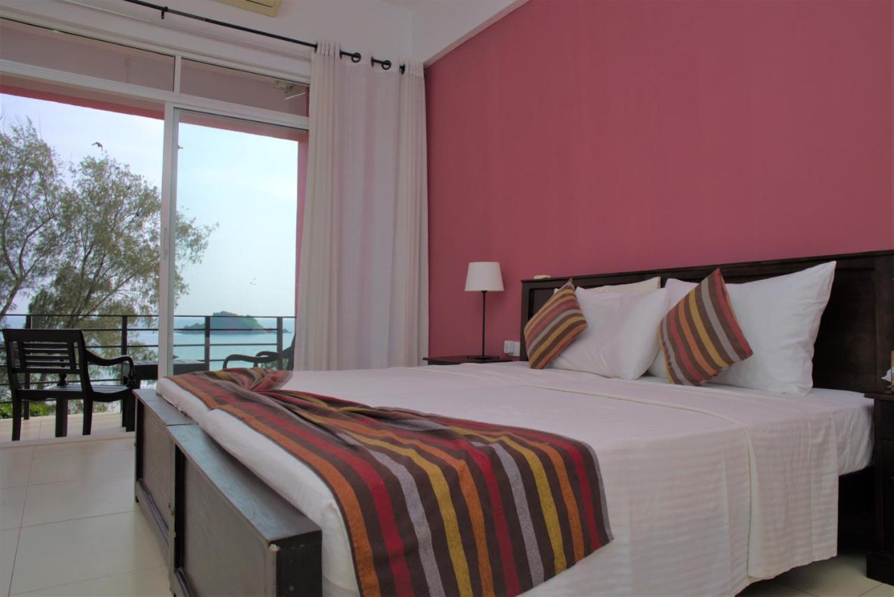 Dazzle Bay By Twenty Two Hotel Weligama Exterior photo