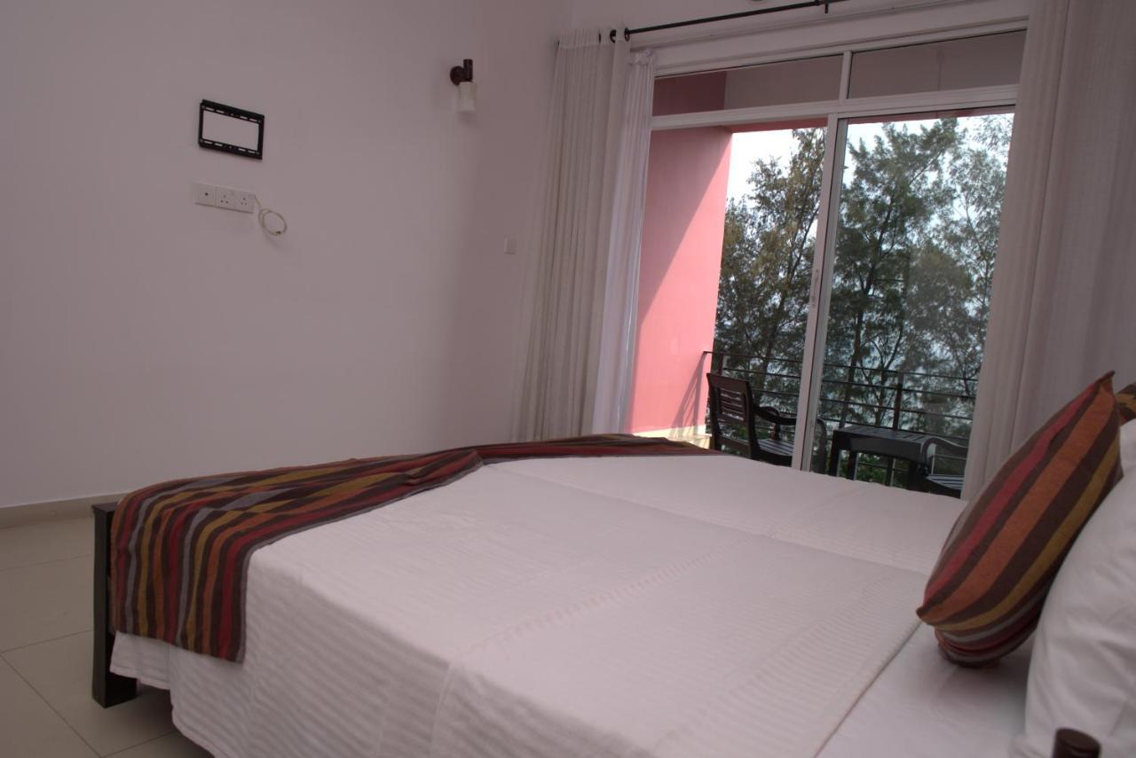 Dazzle Bay By Twenty Two Hotel Weligama Exterior photo